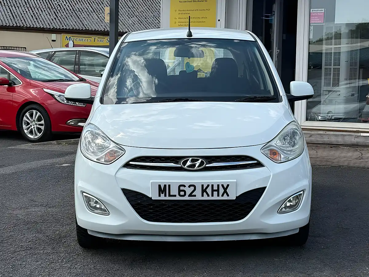Used 2012 Hyundai I10 Active White - Interior and Exterior details 7
