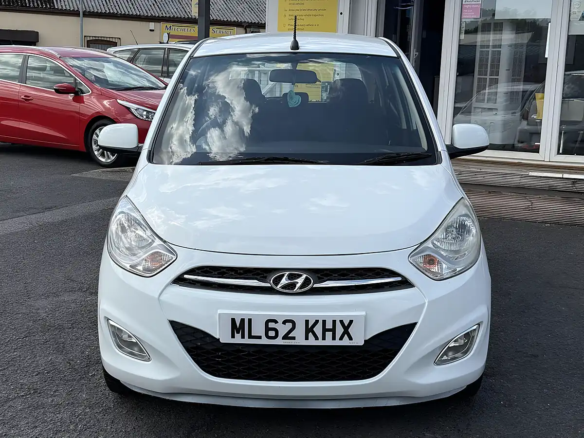 Used 2012 Hyundai I10 Active White - Interior and Exterior details 8