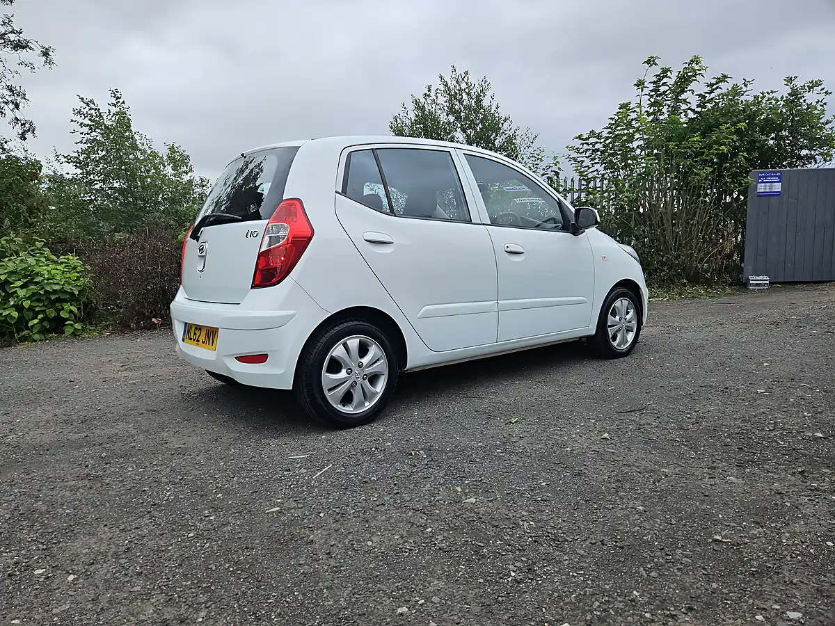 Used 2012 Hyundai i10 Active White - Interior and Exterior details 19