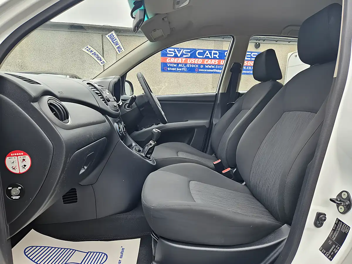 Used 2012 Hyundai i10 Active White - Interior and Exterior details 9