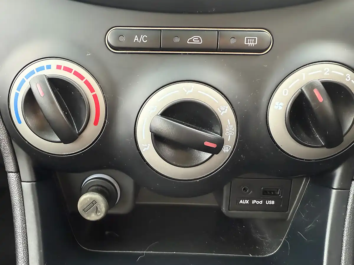 Used 2012 Hyundai i10 Classic Black - Interior and Exterior details 19