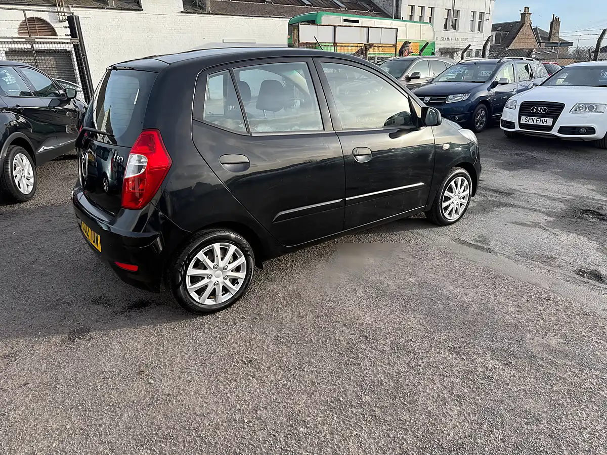 Used 2012 Hyundai i10 Classic Black - Interior and Exterior details 5