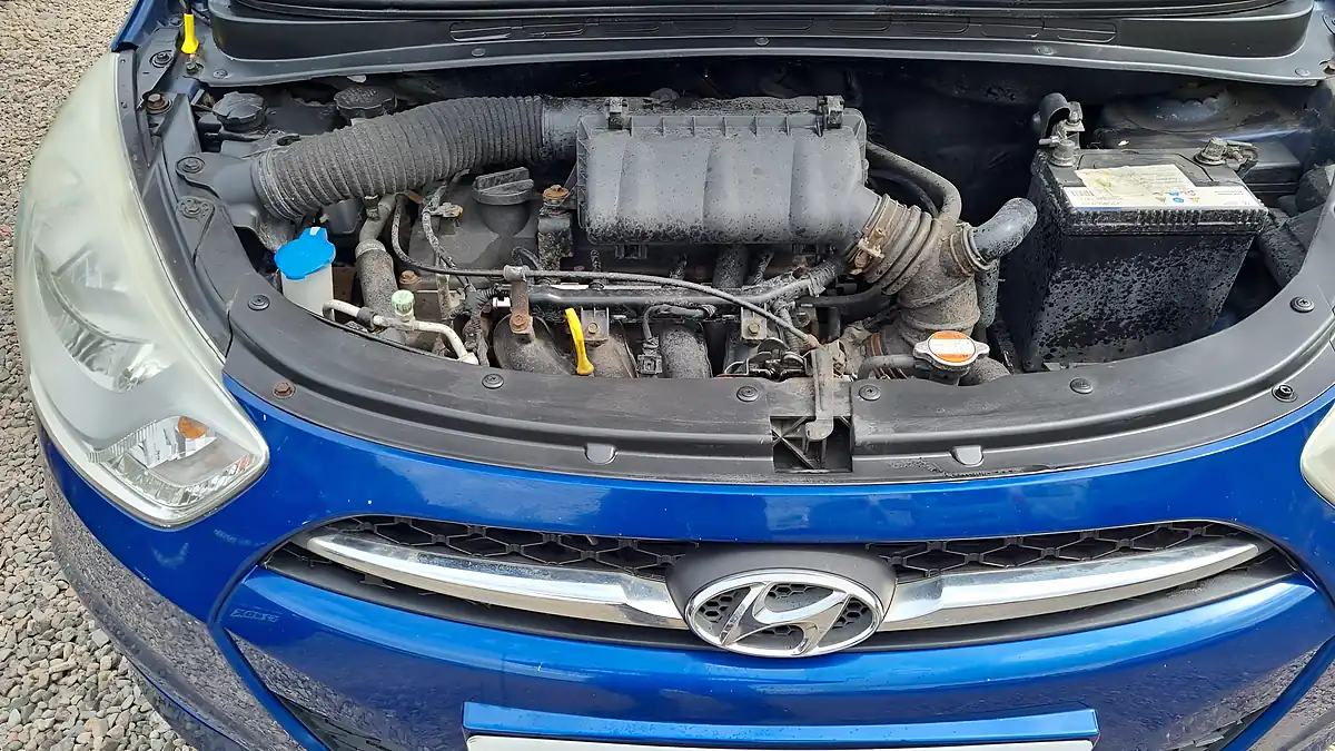 Used 2012 Hyundai i10 Classic Blue - Interior and Exterior details 10