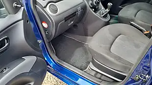 Used 2012 Hyundai i10 Classic Blue - Interior and Exterior details 15