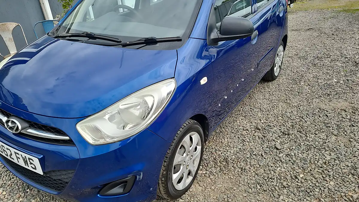 Used 2012 Hyundai i10 Classic Blue - Interior and Exterior details 5