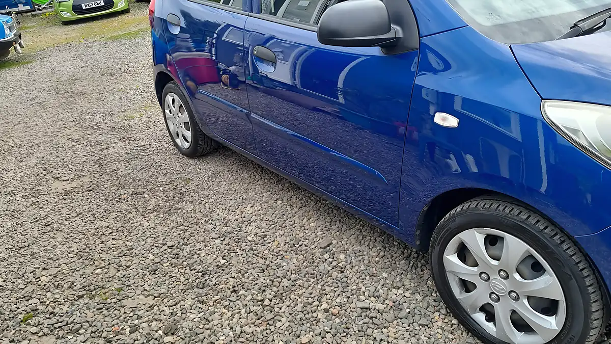 Used 2012 Hyundai i10 Classic Blue - Interior and Exterior details 7