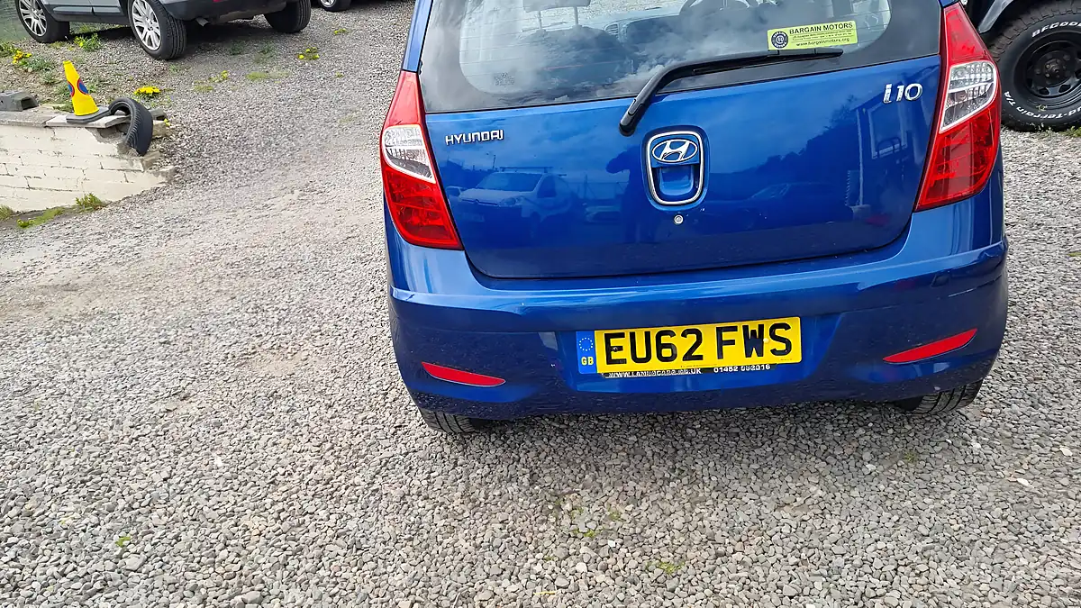 Used 2012 Hyundai i10 Classic Blue - Interior and Exterior details 8