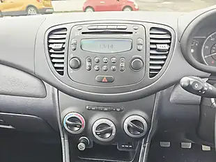 Used 2012 Hyundai i10 Classic White - Interior and Exterior details 11