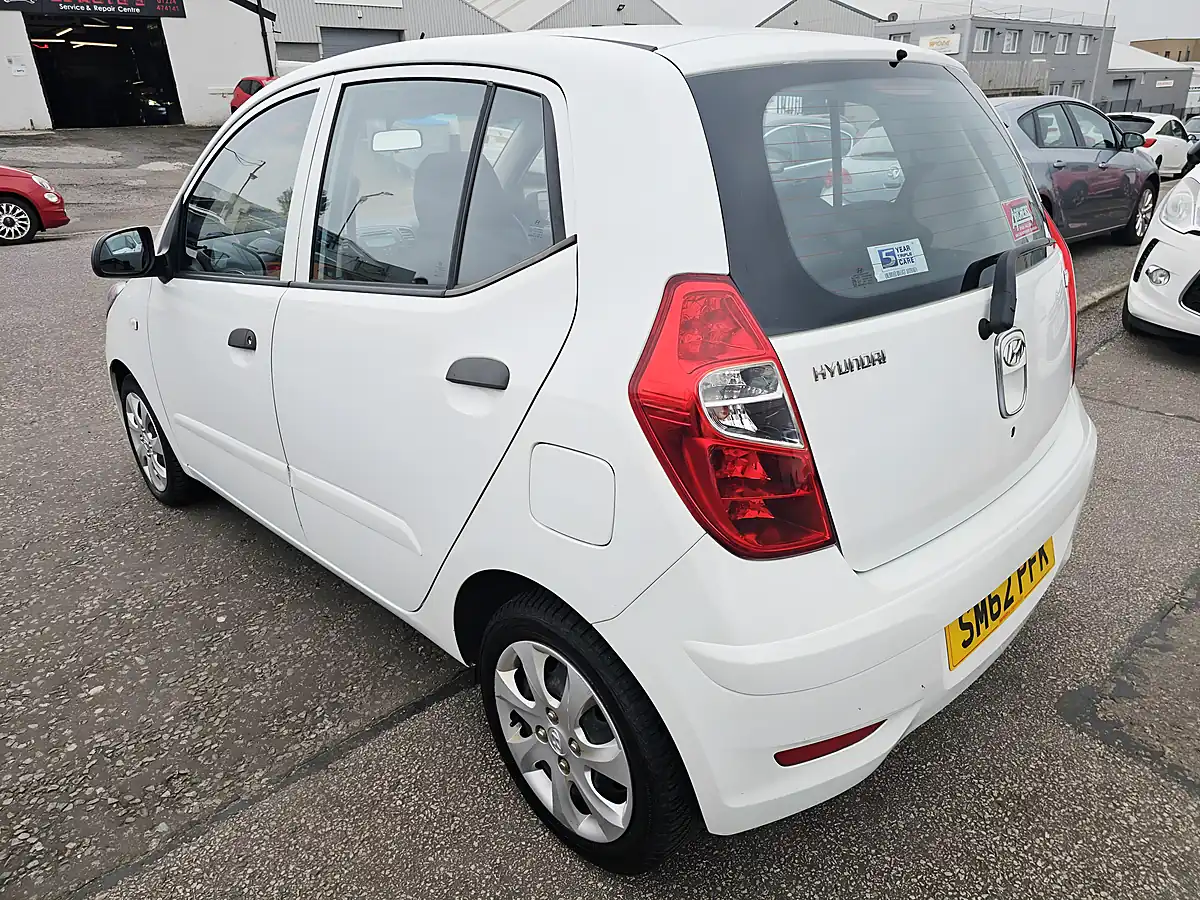 Used 2012 Hyundai i10 Classic White - Interior and Exterior details 3