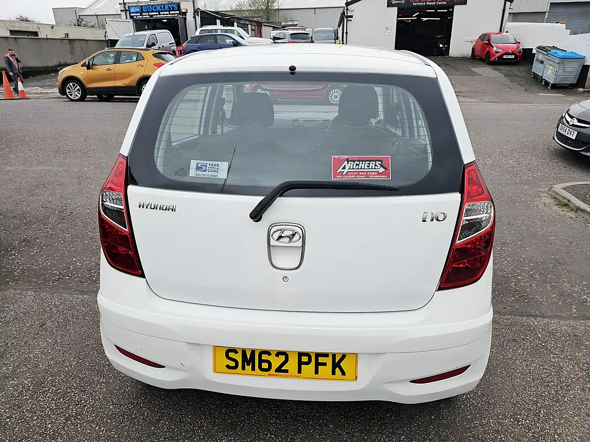 Used 2012 Hyundai i10 Classic White - Interior and Exterior details 4