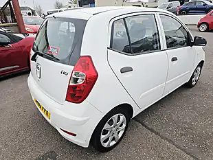 Used 2012 Hyundai i10 Classic White - Interior and Exterior details 5