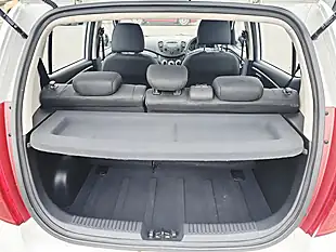 Used 2012 Hyundai i10 Classic White - Interior and Exterior details 7