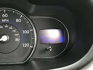 Used 2012 Hyundai I10 Classic White - Interior and Exterior details 11