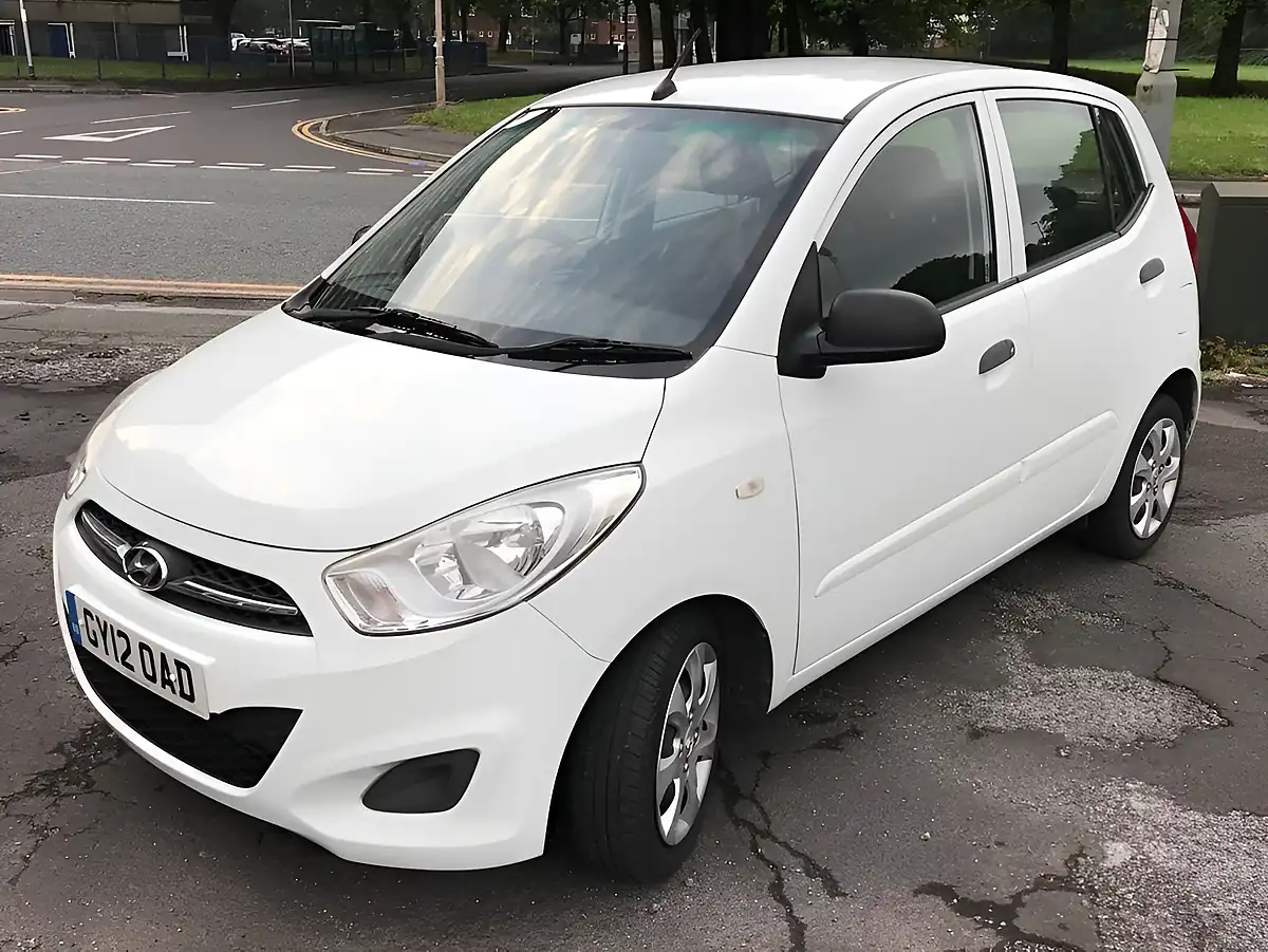 Used 2012 Hyundai I10 Classic White - Interior and Exterior details 14