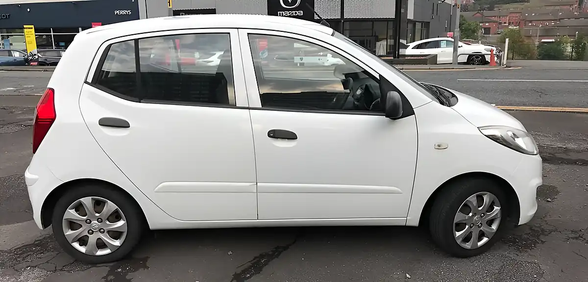 Used 2012 Hyundai I10 Classic White - Interior and Exterior details 15