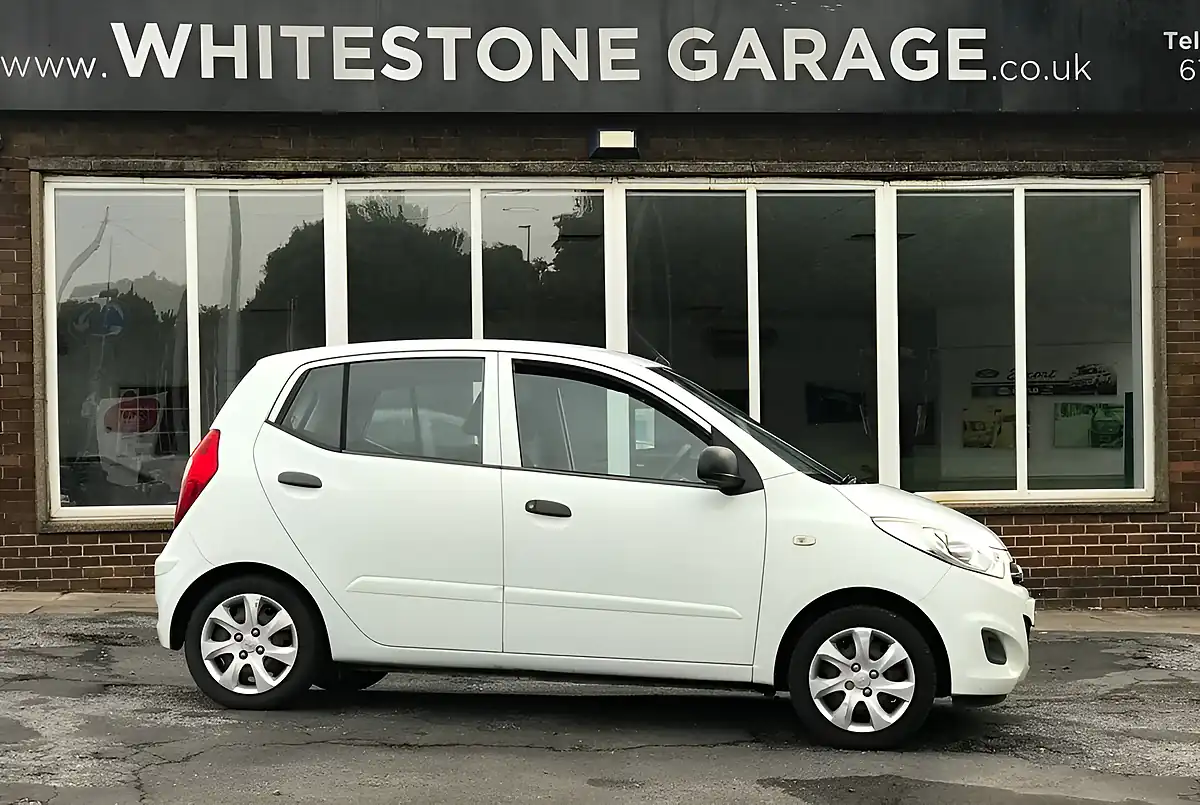 Used 2012 Hyundai I10 Classic White - Interior and Exterior details 3