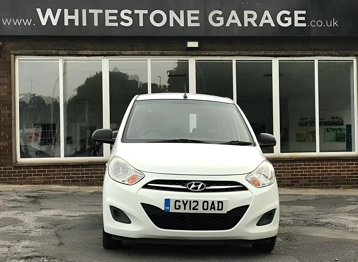 Used 2012 Hyundai I10 Classic White - Interior and Exterior details 8