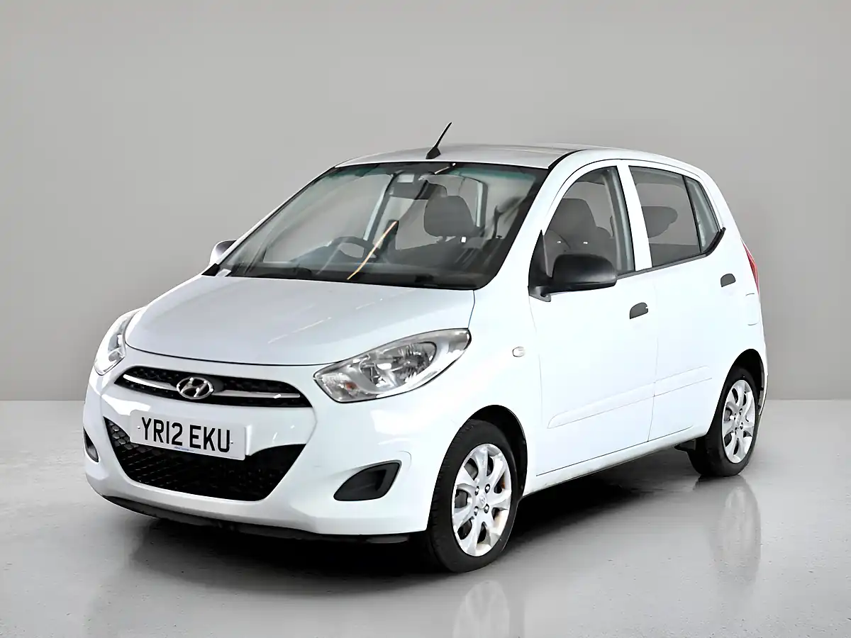 Used 2012 Hyundai I10 Classic White - Interior and Exterior details 2