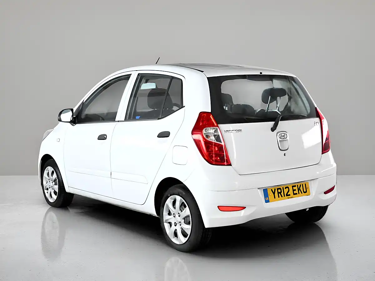 Used 2012 Hyundai I10 Classic White - Interior and Exterior details 3