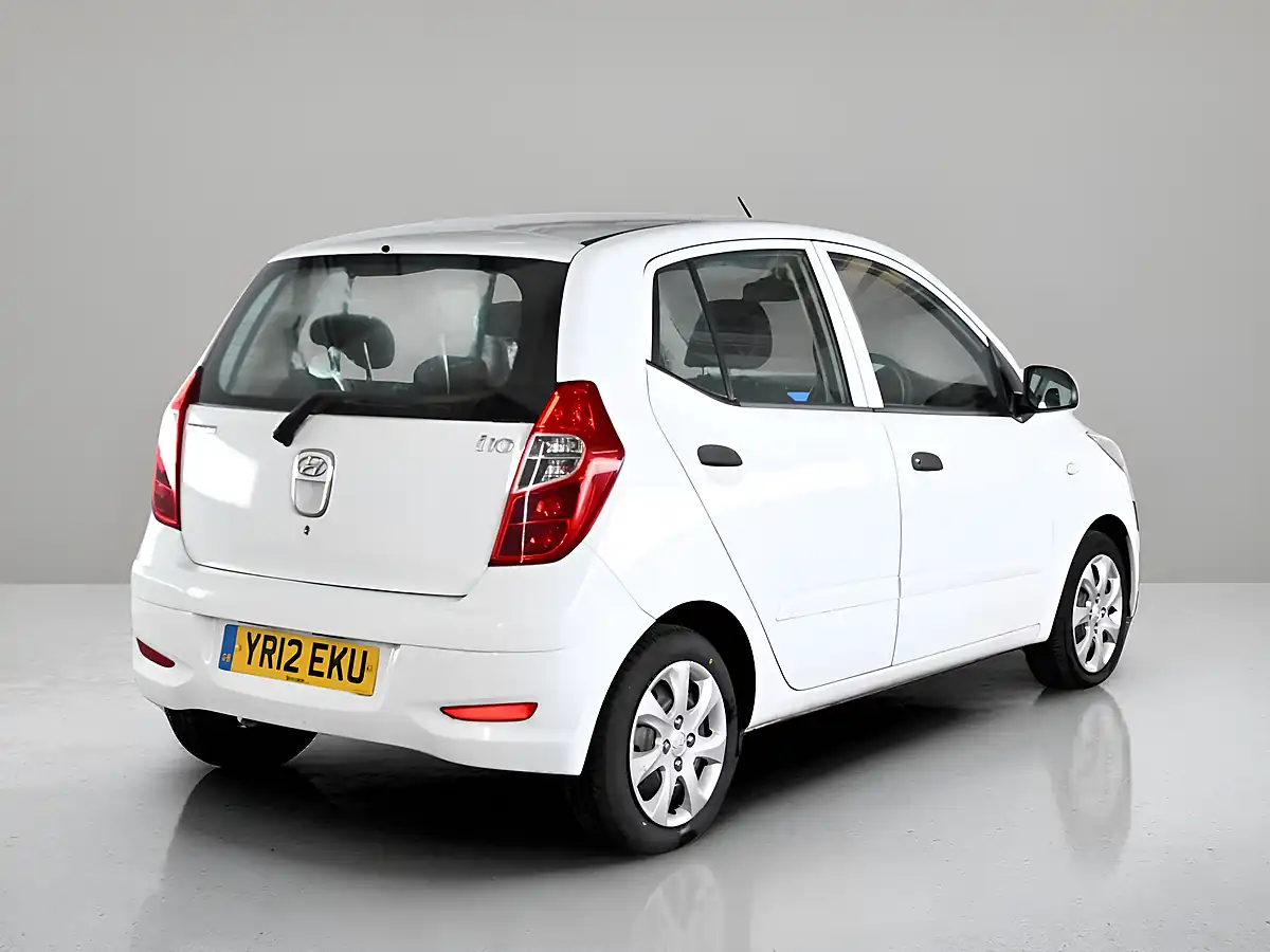 Used 2012 Hyundai I10 Classic White - Interior and Exterior details 5