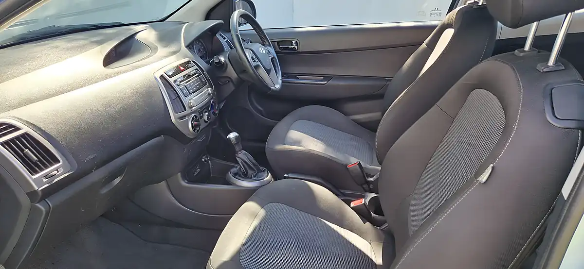 Used 2012 Hyundai I20 Active Blue - Interior and Exterior details 13