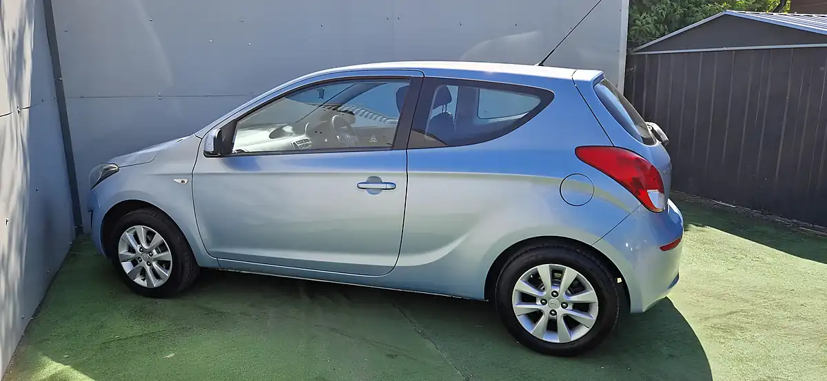 Used 2012 Hyundai I20 Active Blue - Interior and Exterior details 6