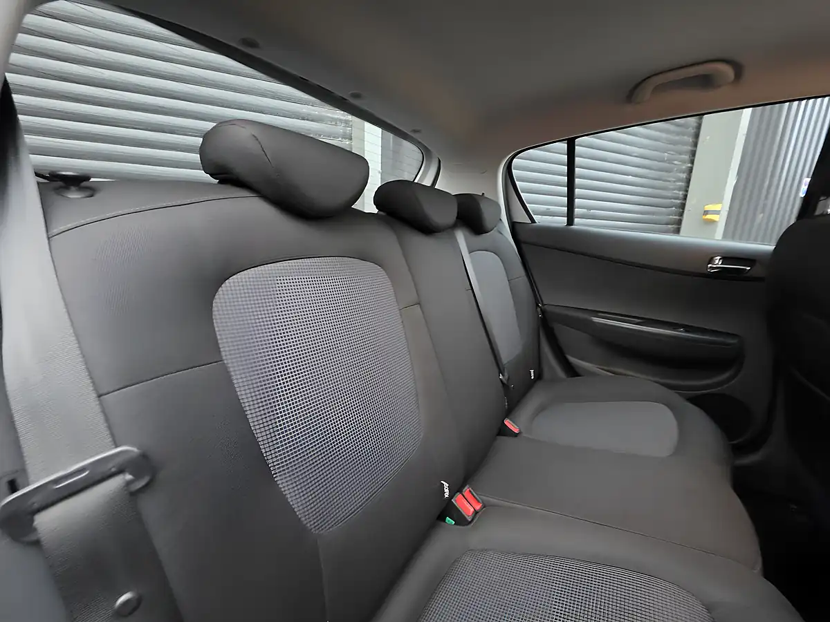 Used 2012 Hyundai I20 Active Silver - Interior and Exterior details 4