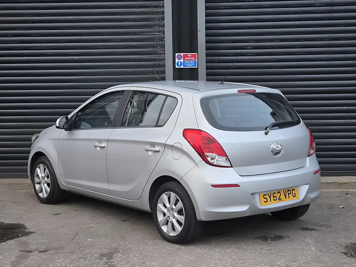Used 2012 Hyundai I20 Active Silver - Interior and Exterior details 9
