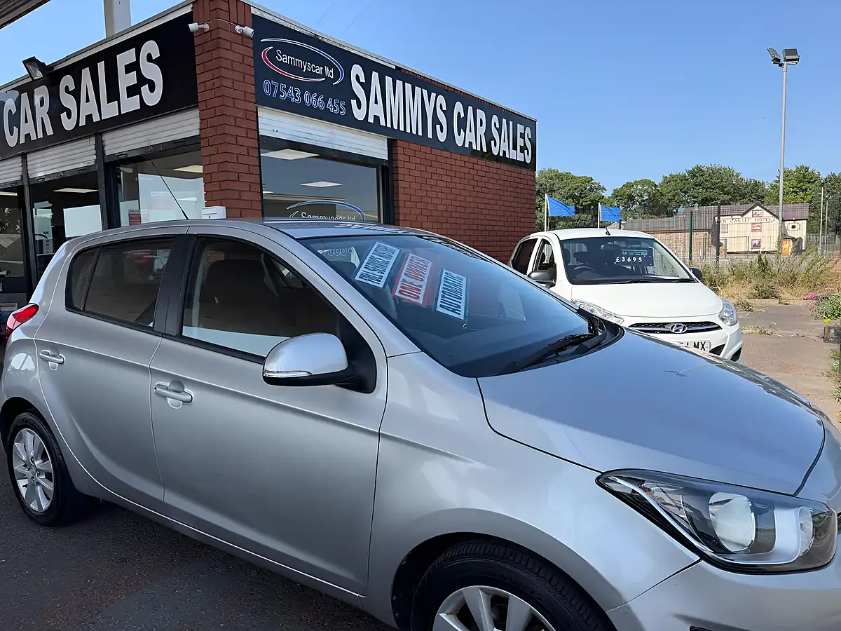 Used 2012 Hyundai i20 Active Silver - Interior and Exterior details 10