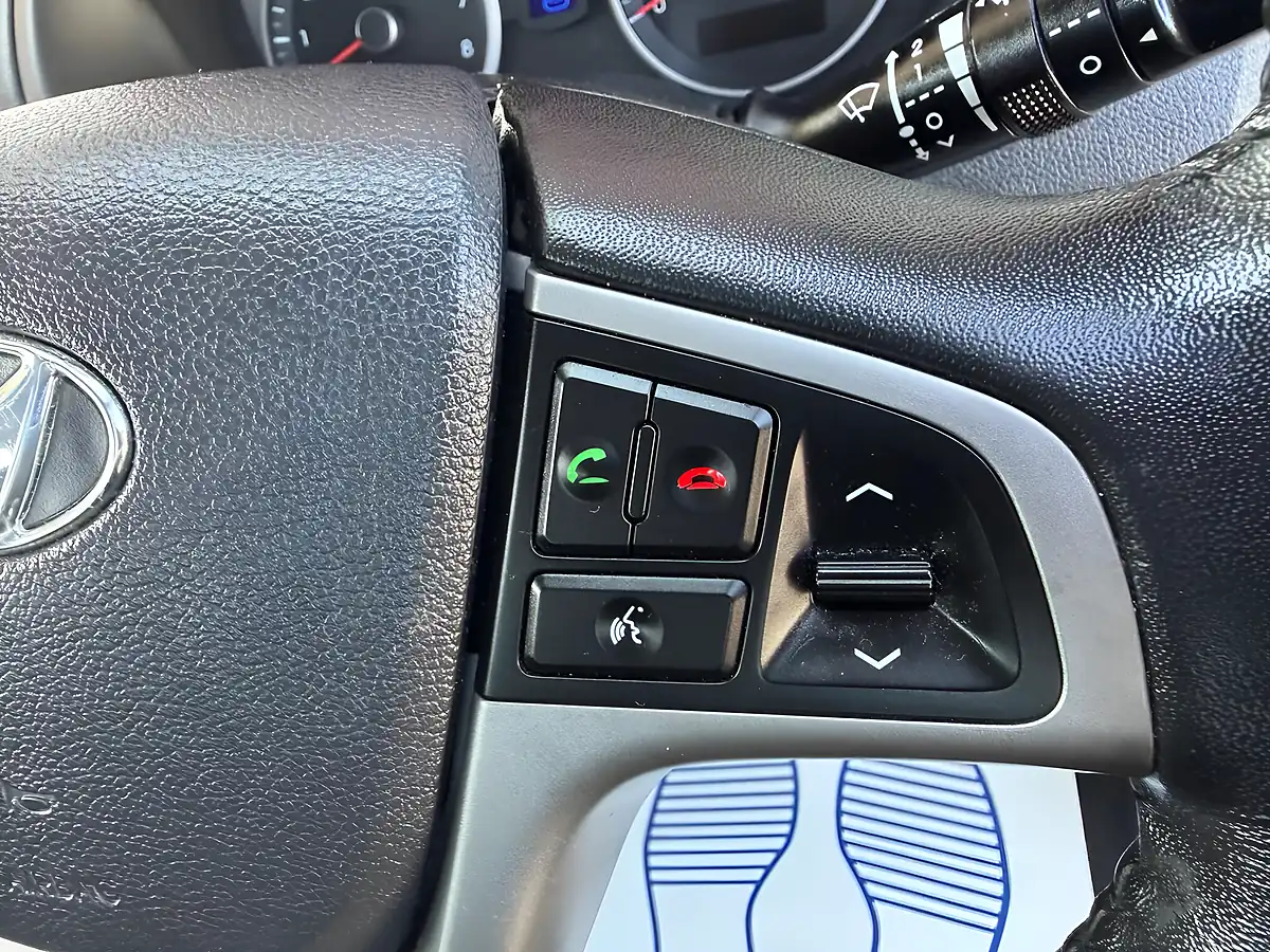 Used 2012 Hyundai i20 Active Silver - Interior and Exterior details 16