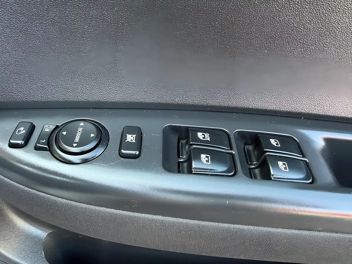 Used 2012 Hyundai i20 Active Silver - Interior and Exterior details 18