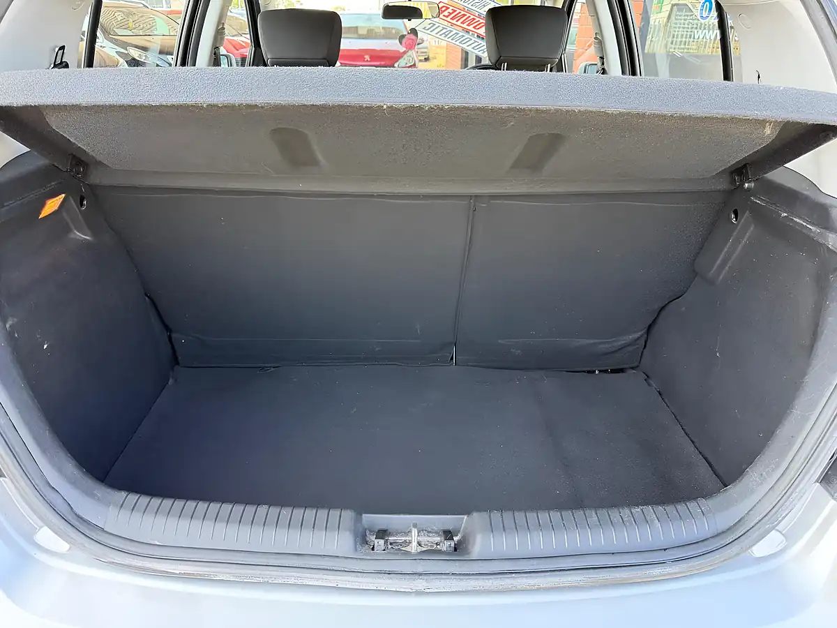 Used 2012 Hyundai i20 Active Silver - Interior and Exterior details 20