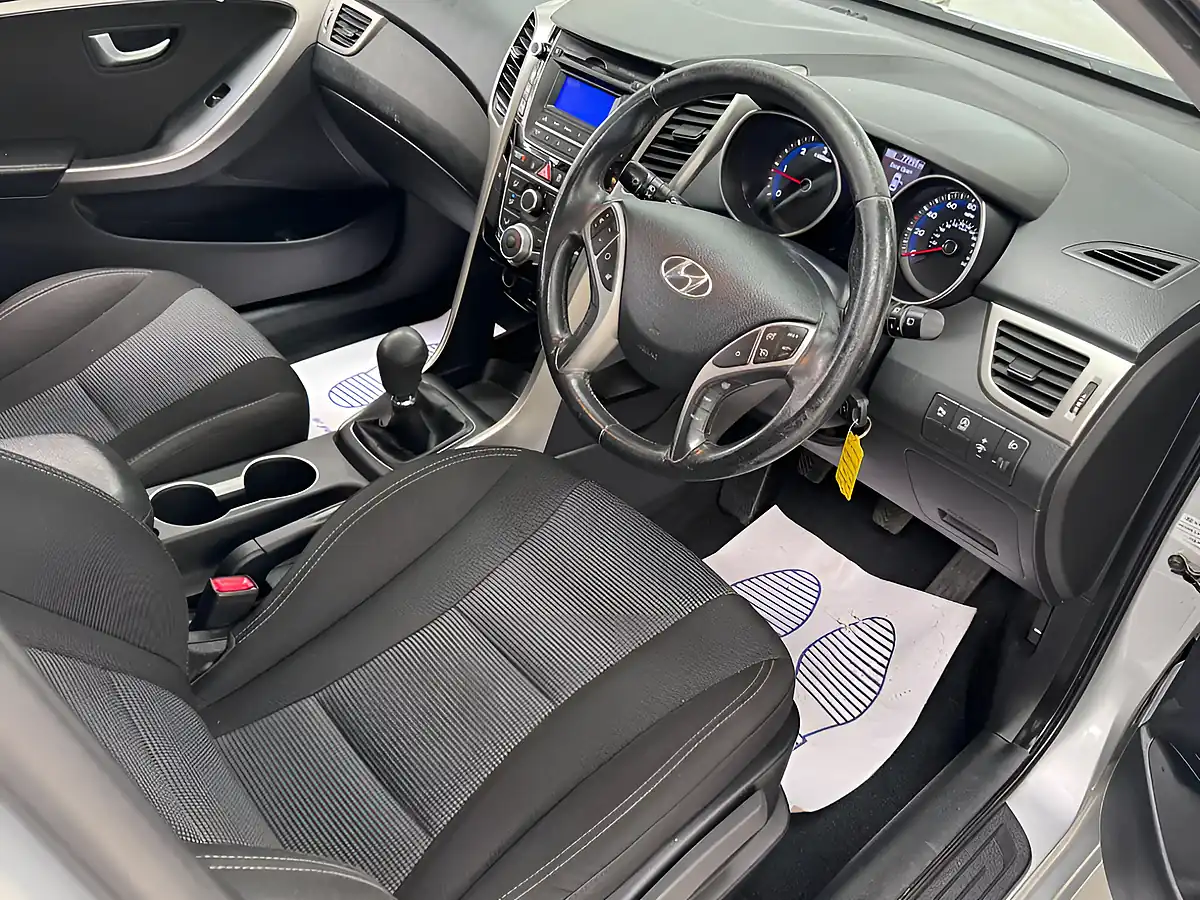 Used 2012 Hyundai i30 Active Silver - Interior and Exterior details 11