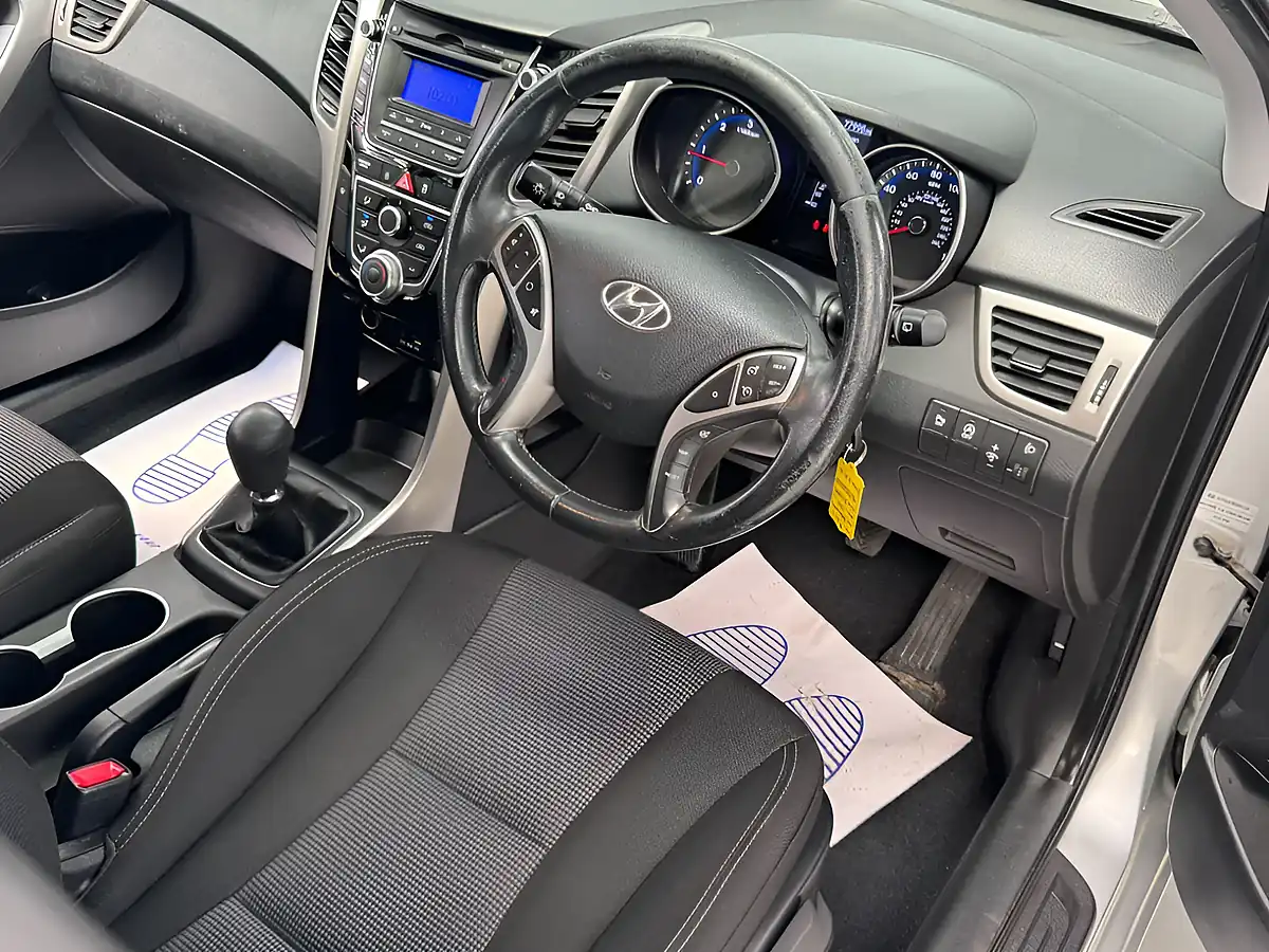 Used 2012 Hyundai i30 Active Silver - Interior and Exterior details 3