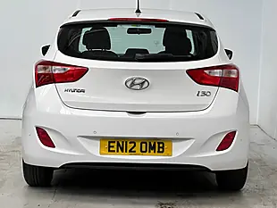 Used 2012 Hyundai I30 Blue Drive Active Creamy White - Interior and Exterior details 5