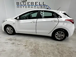 Used 2012 Hyundai I30 Blue Drive Active Creamy White - Interior and Exterior details 6