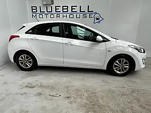 Used 2012 Hyundai I30 Blue Drive Active Creamy White - Interior and Exterior details 7