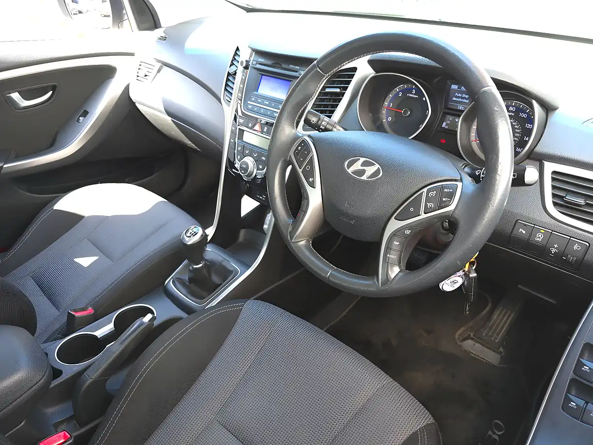 Used 2012 Hyundai I30 Blue Drive Style Silver - Interior and Exterior details 12