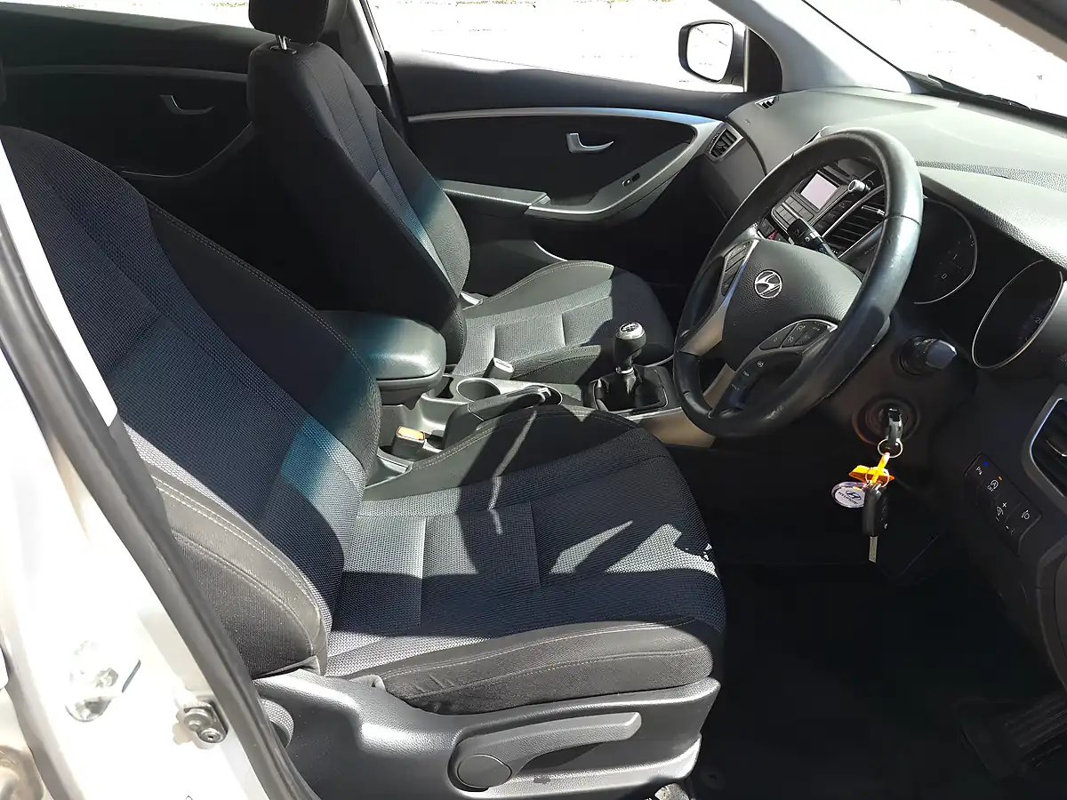 Used 2012 Hyundai I30 Blue Drive Style Silver - Interior and Exterior details 13