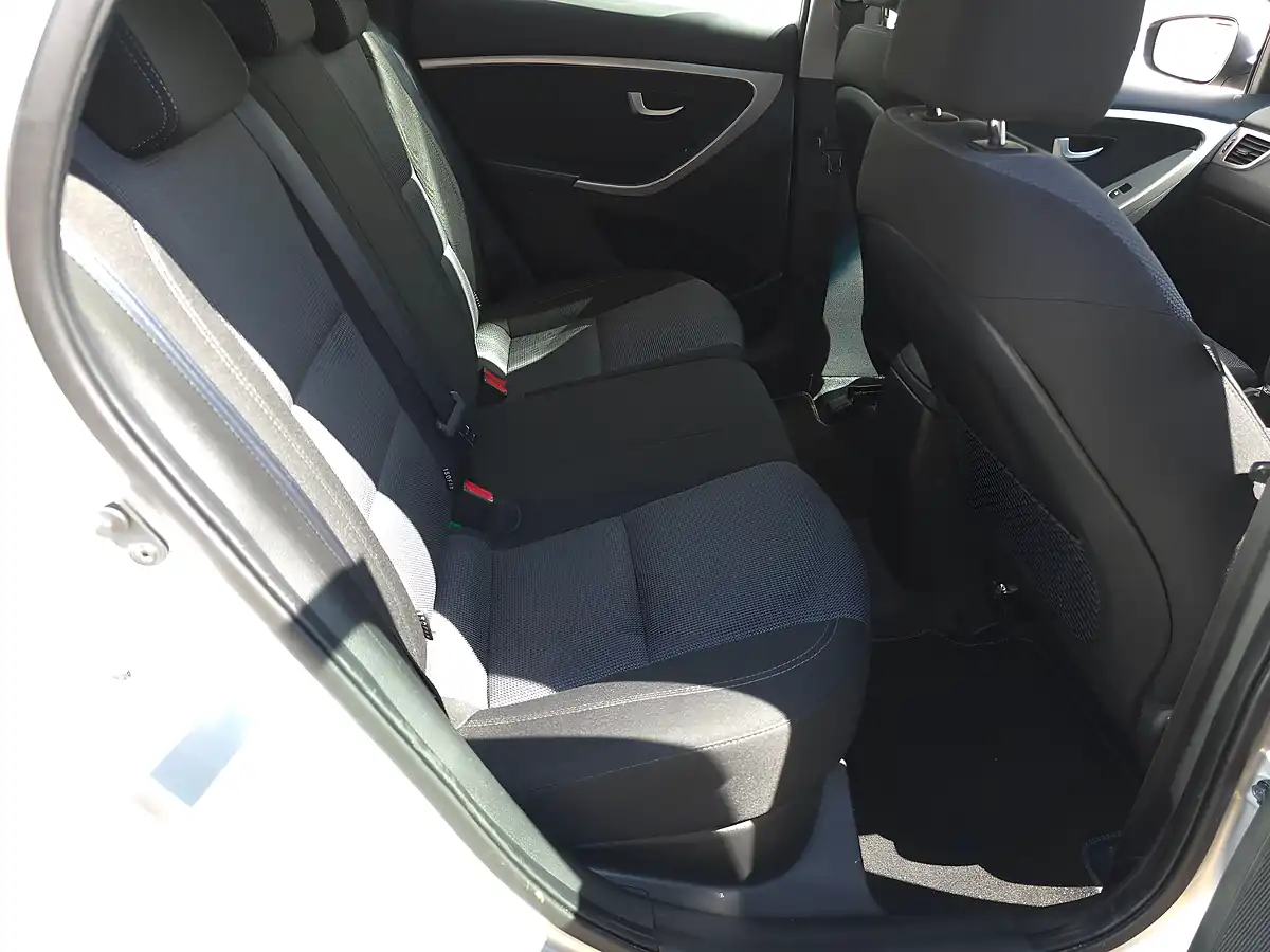 Used 2012 Hyundai I30 Blue Drive Style Silver - Interior and Exterior details 14