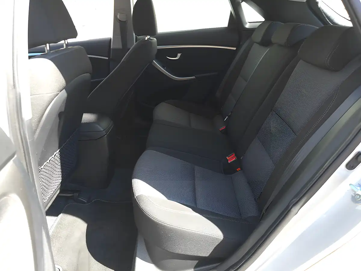 Used 2012 Hyundai I30 Blue Drive Style Silver - Interior and Exterior details 15
