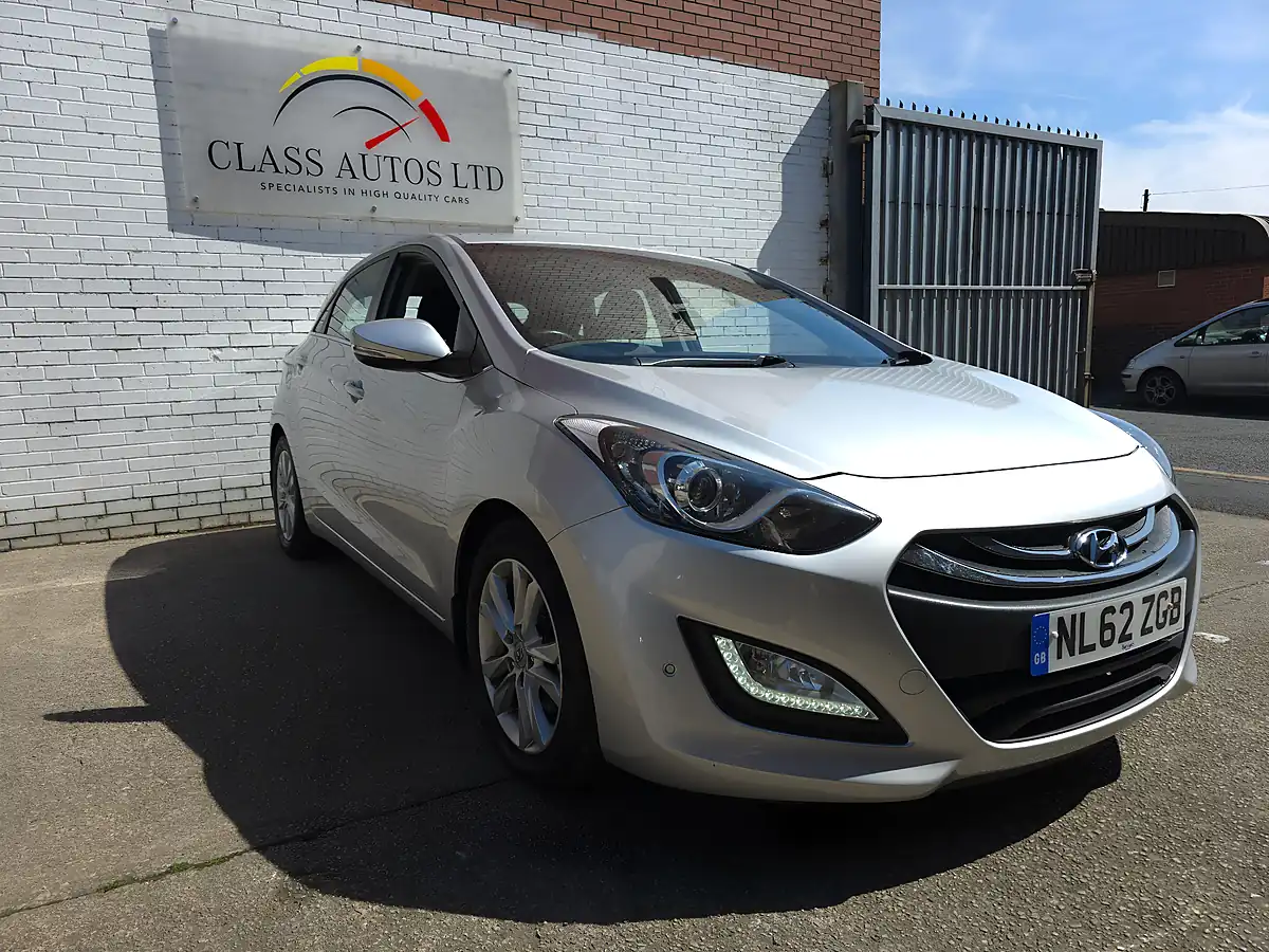 Used 2012 Hyundai I30 Blue Drive Style Silver - Interior and Exterior details 6