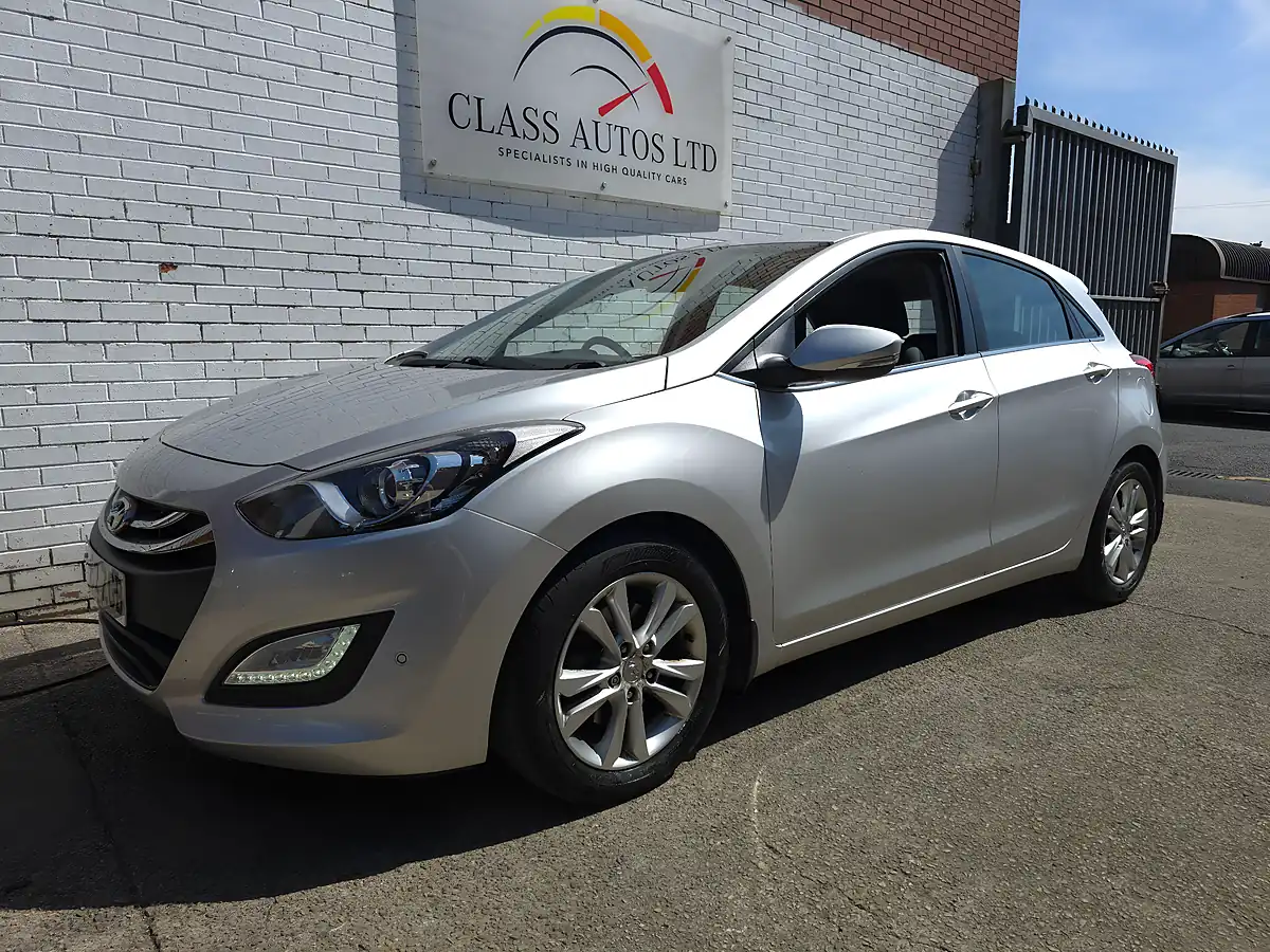 Used 2012 Hyundai I30 Blue Drive Style Silver - Interior and Exterior details 7