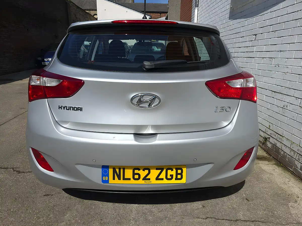 Used 2012 Hyundai I30 Blue Drive Style Silver - Interior and Exterior details 9