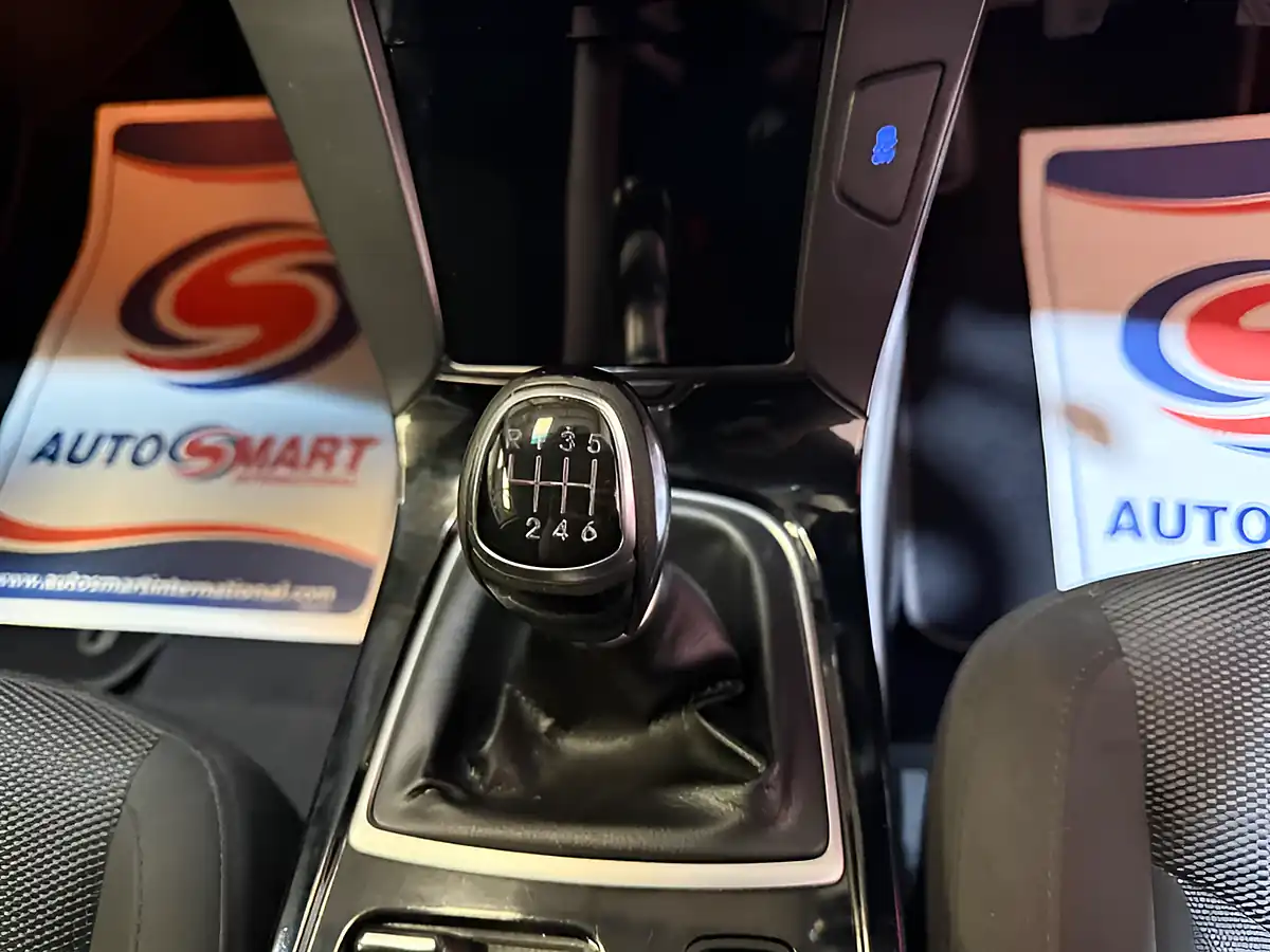 Used 2012 Hyundai i40 Style Black - Interior and Exterior details 14