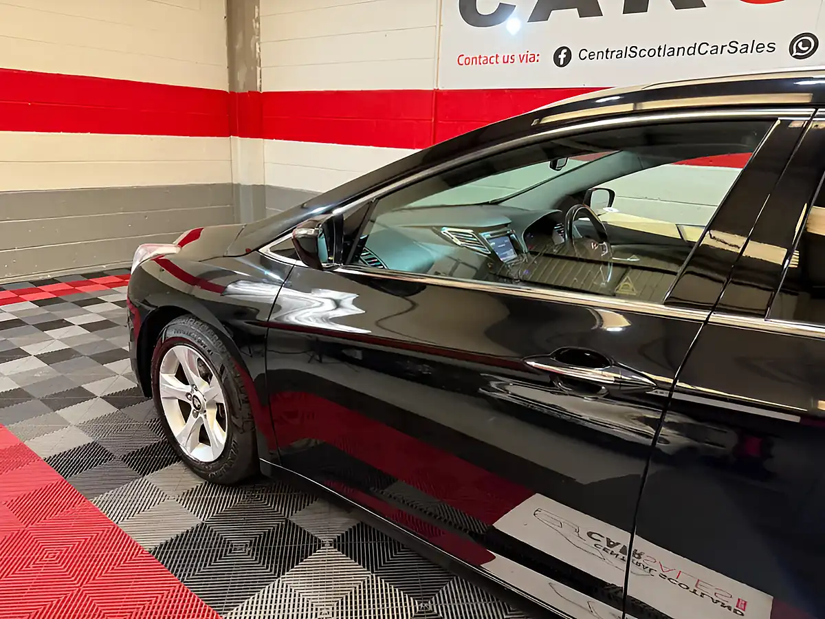 Used 2012 Hyundai i40 Style Black - Interior and Exterior details 3