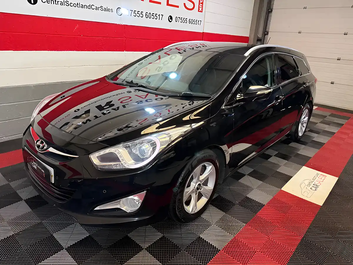 Used 2012 Hyundai i40 Style Black - Interior and Exterior details 5