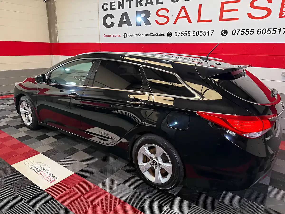 Used 2012 Hyundai i40 Style Black - Interior and Exterior details 6