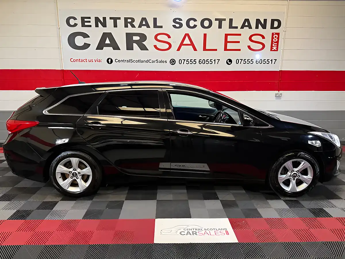 Used 2012 Hyundai i40 Style Black - Interior and Exterior details 7