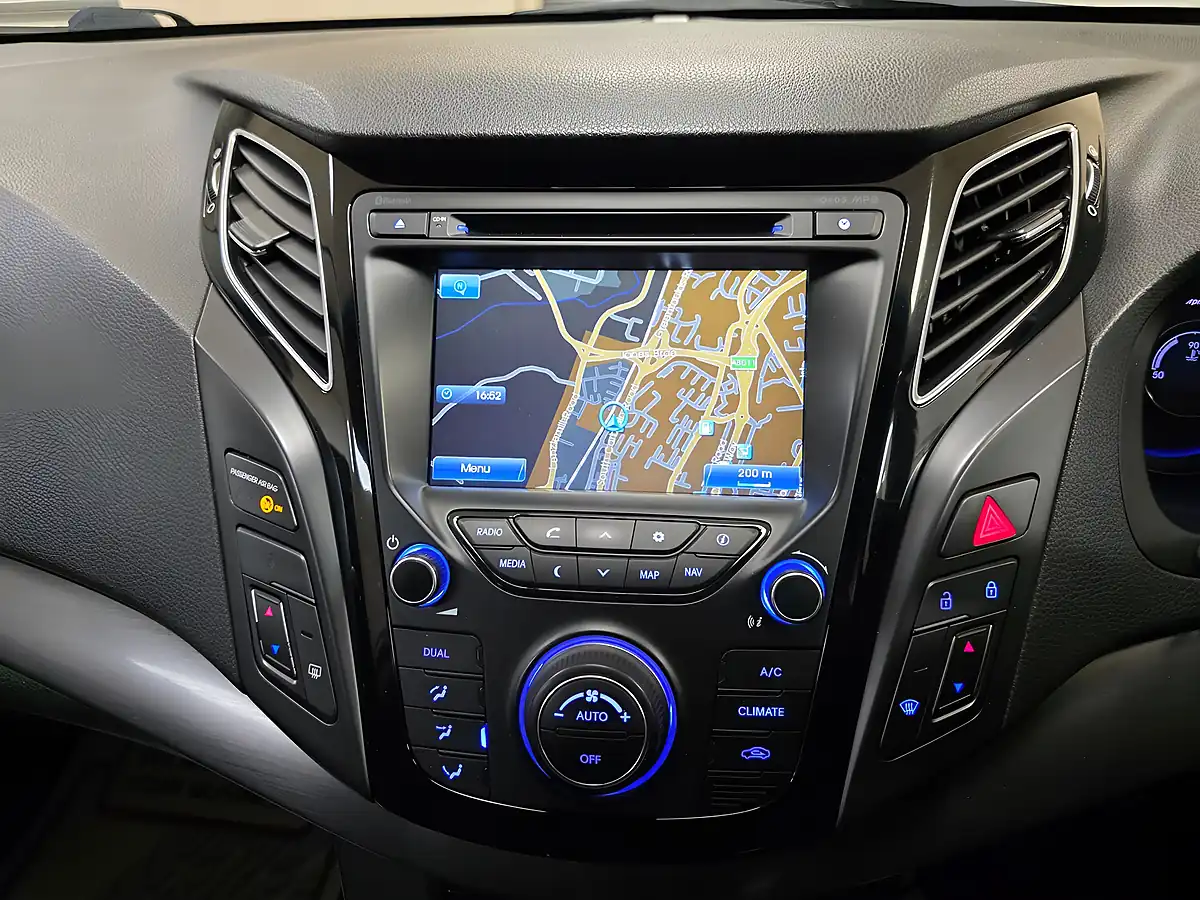 Used 2012 Hyundai i40 Style Silver - Interior and Exterior details 10